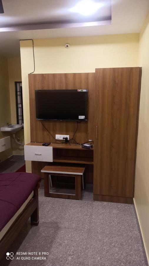 Hotel E Lodge Βιζαχαπατνάμ Δωμάτιο φωτογραφία